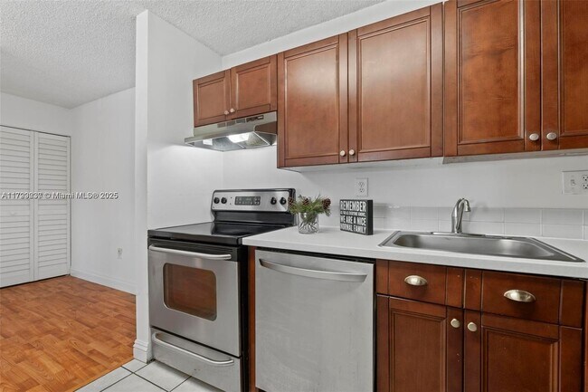 Foto del edificio - 15600 SW 80th St