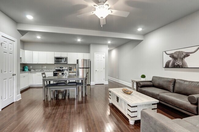 Building Photo - 448 Caldwell Dr