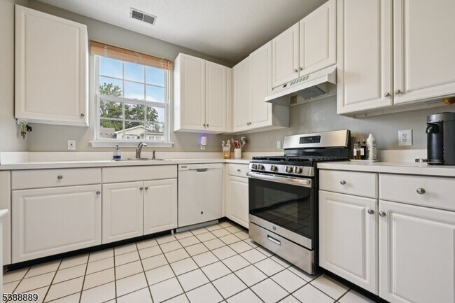 Foto del edificio - 7 Wildflower Ln