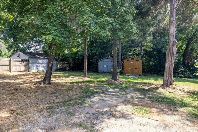 Building Photo - 413 Ackert Ave
