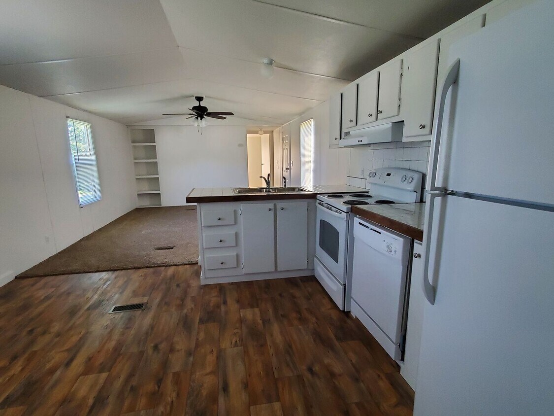 Primary Photo - Ready to move in!