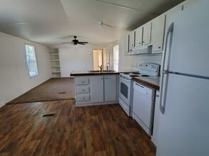 Building Photo - 801 Trollingwood Hawfields Rd