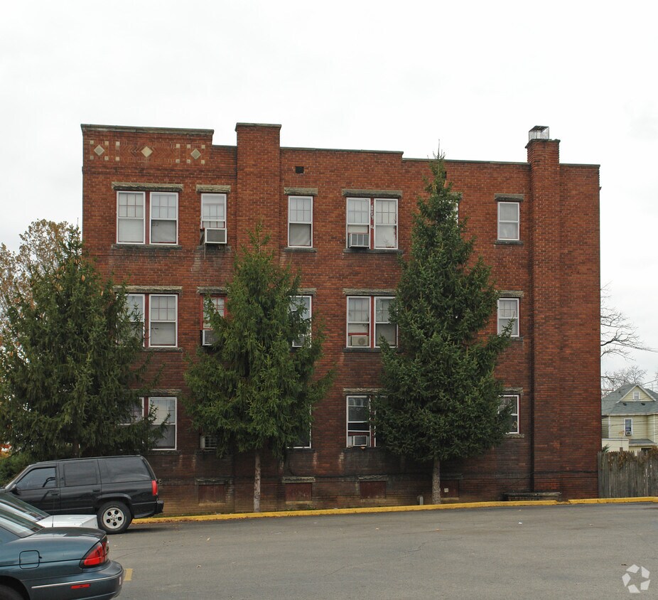 Building Photo - 940 9th Ave