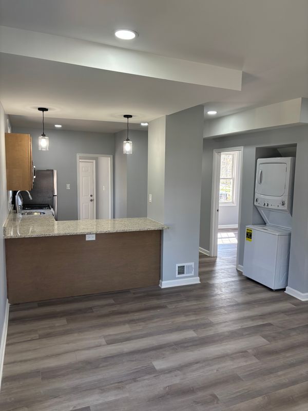 Foto del edificio - 8307 Liberty Rd