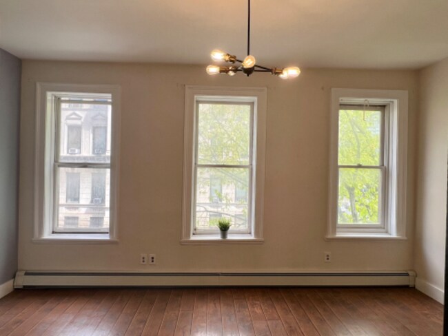 Foto del edificio - 183 Montgomery St