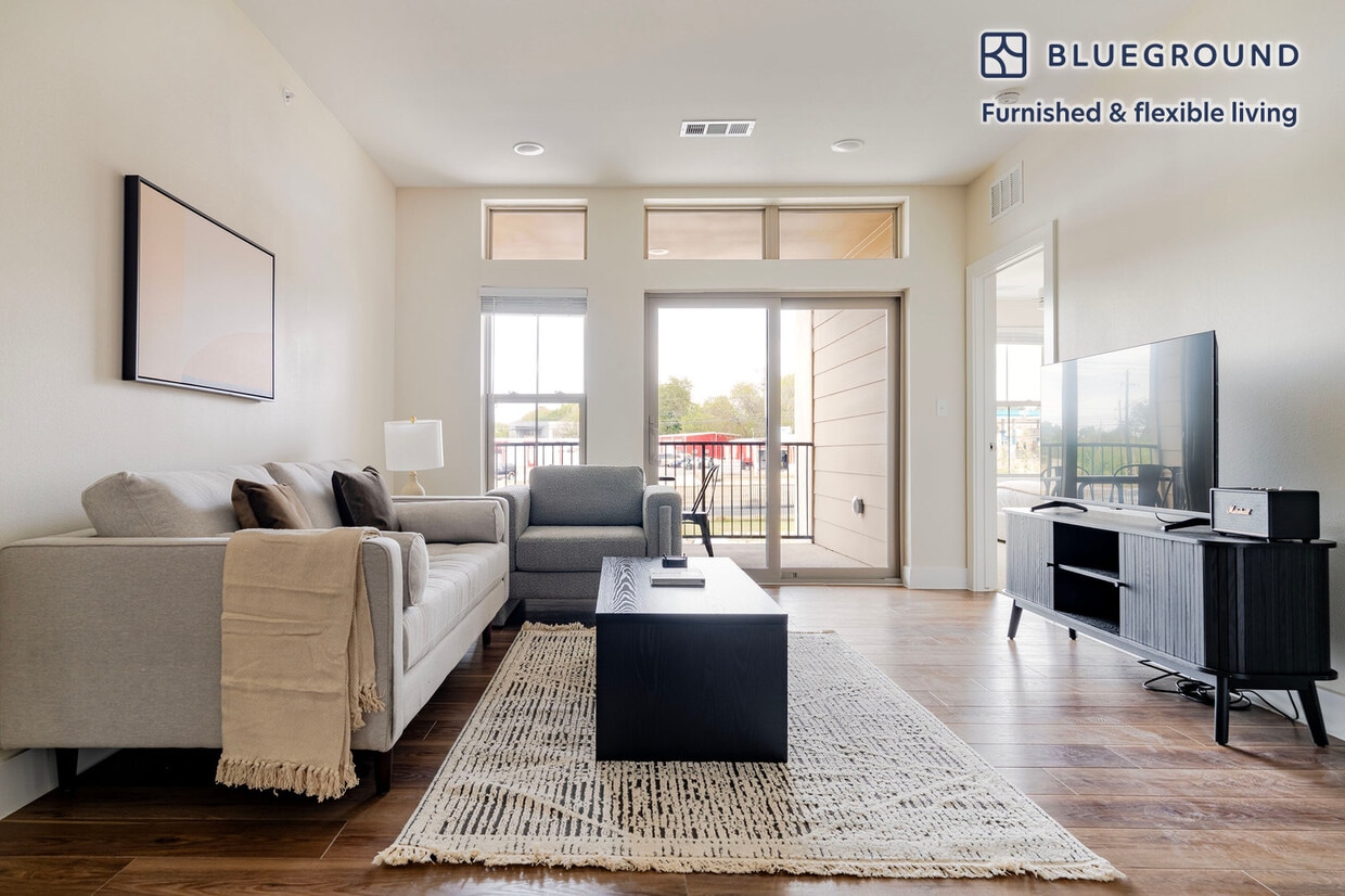 Foto principal - 1501 W Howard Ln