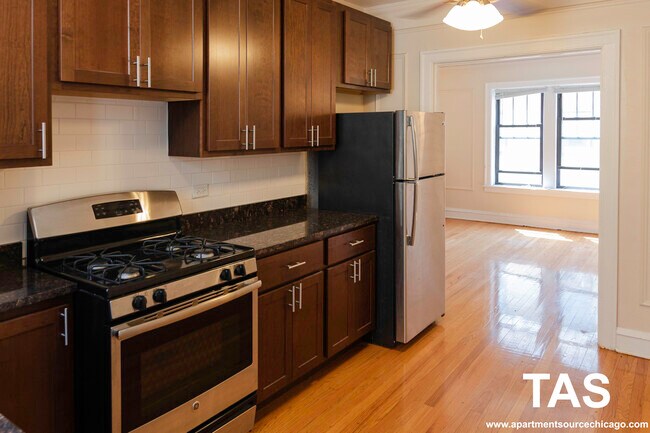 Foto del edificio - 1948 W Wilson Ave