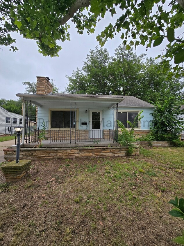 Primary Photo - 826 S Fountain St