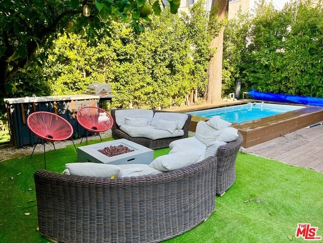 Building Photo - 1006 N Crescent Heights Blvd