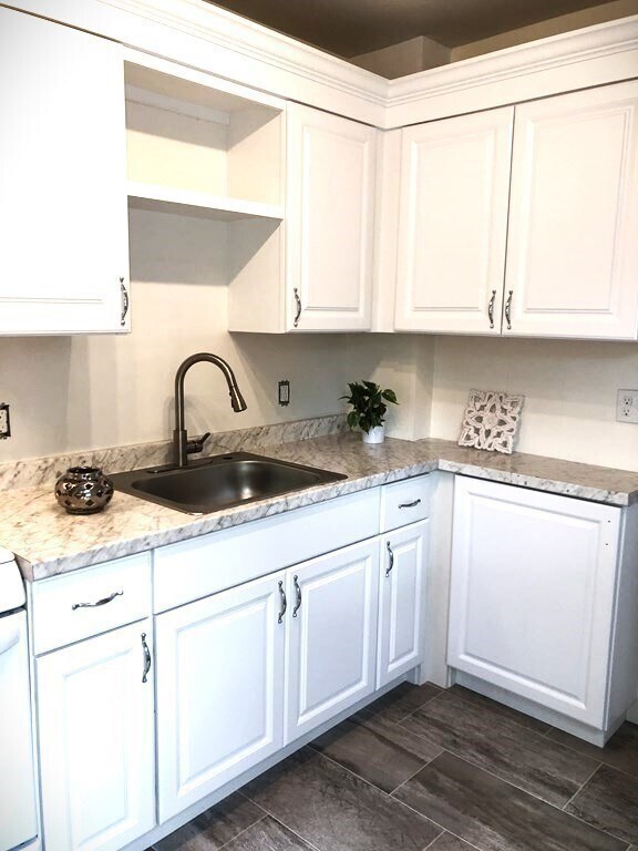 Building Photo - 10 Bridge St