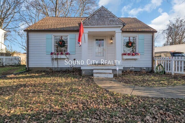 Building Photo - 1203 Kermit Dr