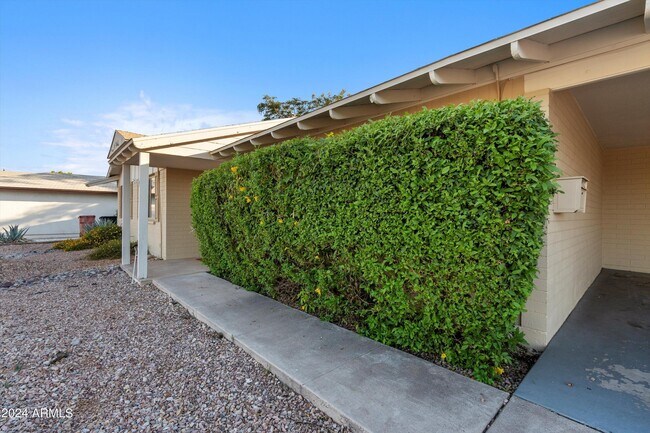 Foto del edificio - 2548 N 68th Pl