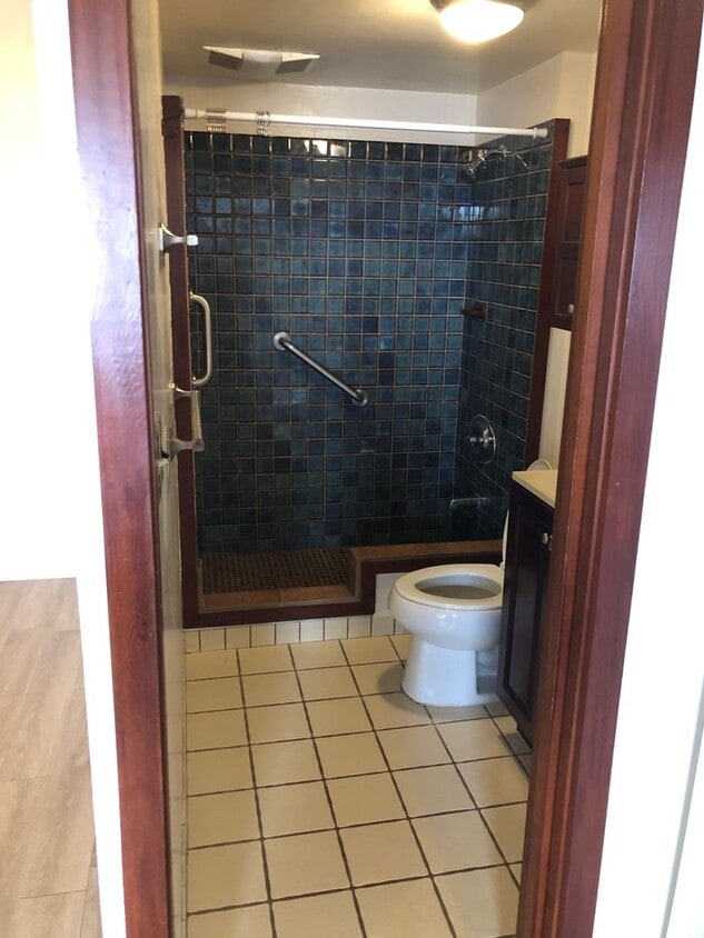 Building Photo - Cozy 1 bedroom Apartment in Liliha $1550 monthly with 1 assigned parking stall