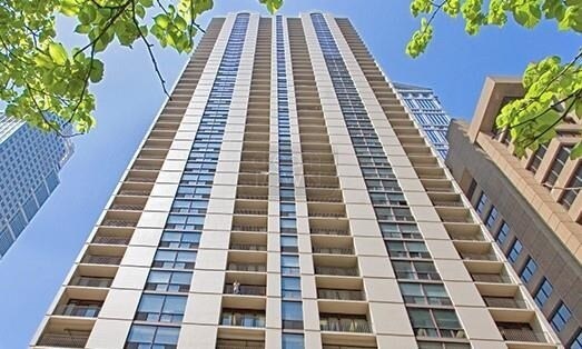 Foto principal - 200 N Dearborn St