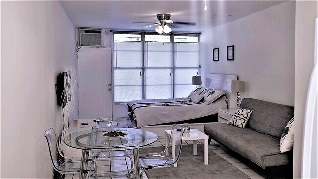 Building Photo - 1446 Ocean Dr