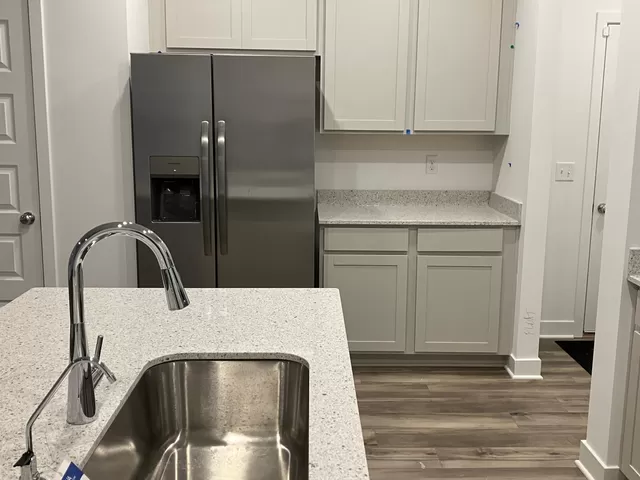 Foto del edificio - 1540 Torrey Ln