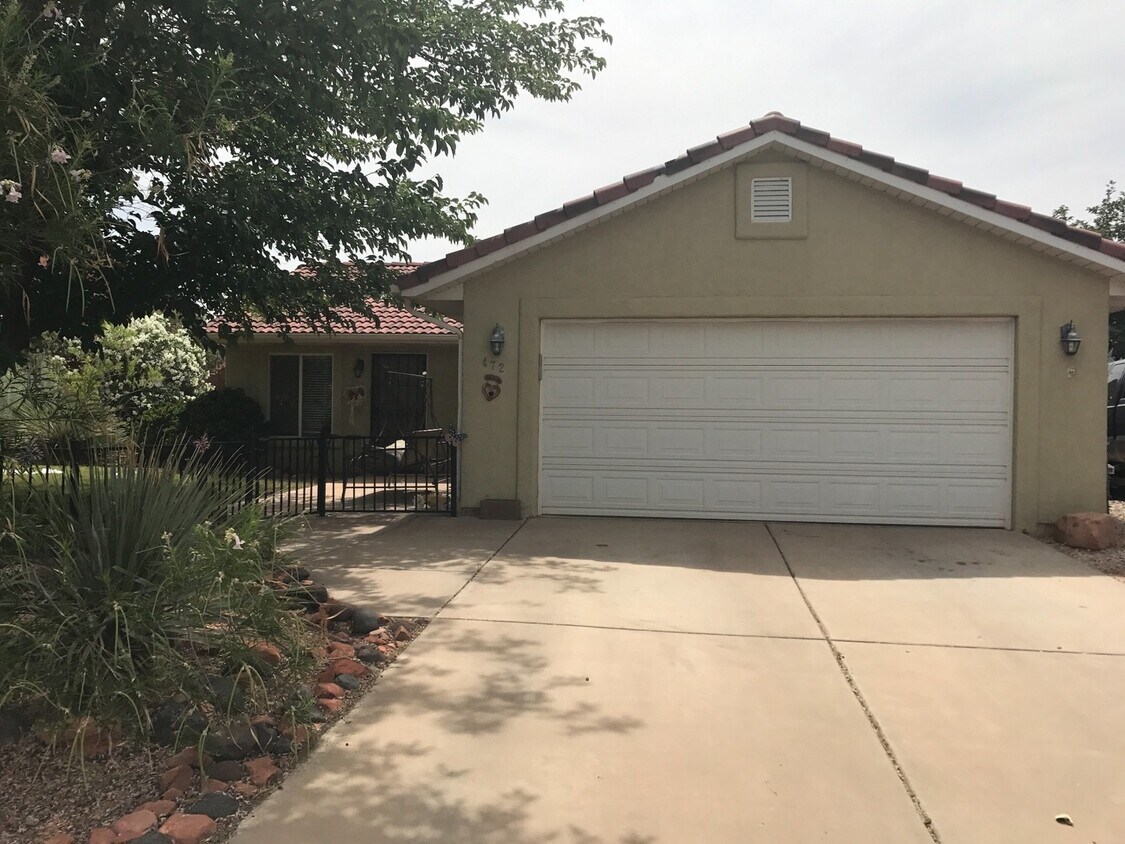 Primary Photo - Charming Home with view of Red Mountain
