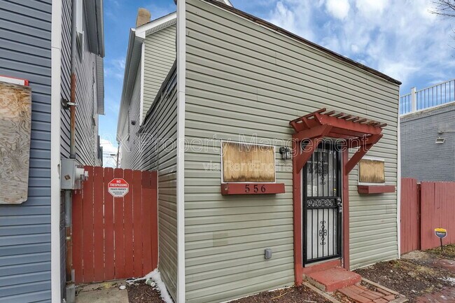 Foto del edificio - 556 E Whittier St