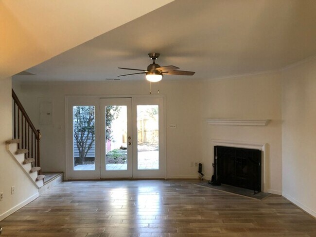 Foto del edificio - Pet-Friendly 2BR/2BA TH in Summer Hill – Multi-Year Lease, Henrico