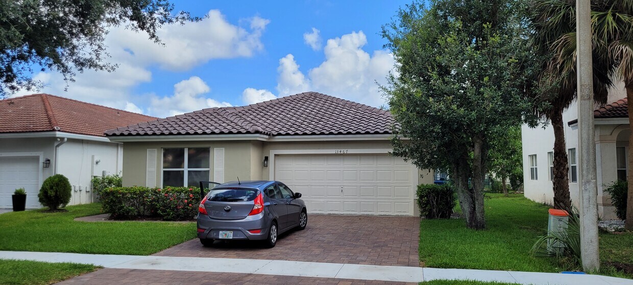 Primary Photo - 13467 SW 23rd St