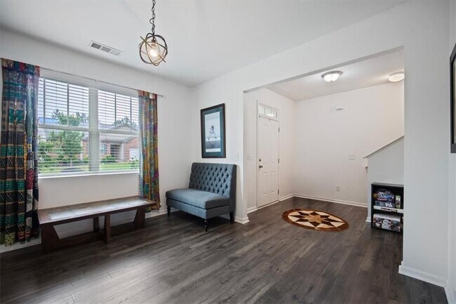 Building Photo - 108 Aviary Ln