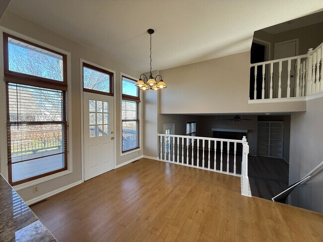 Foto del edificio - Stunning 3-Bedroom Home with Backyard Oasis!