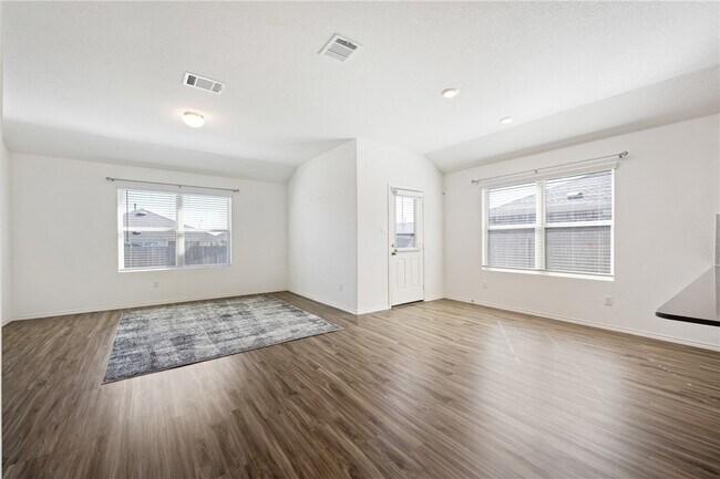 Foto del edificio - 21317 Wilmiller Ln