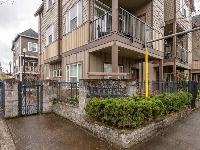 Foto del edificio - Bright & Modern 3-Bed + Office Condo in Ga...