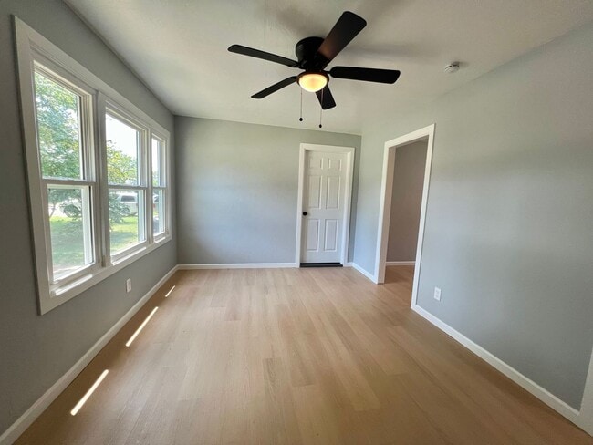 Building Photo - ? Cozy 3 Bedroom Home with Large Yard Sout...
