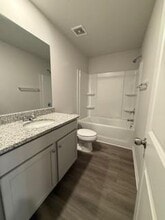 Building Photo - 100 Vlg Grn Dr NW