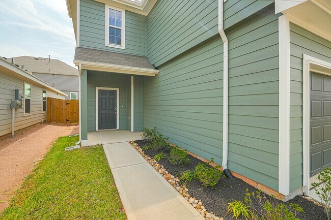 Building Photo - 9219 Grace Rdg Dr