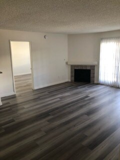 Foto del edificio - 11211 Greenlawn Ave