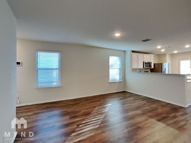 Building Photo - 7352 Littlefoot Ln