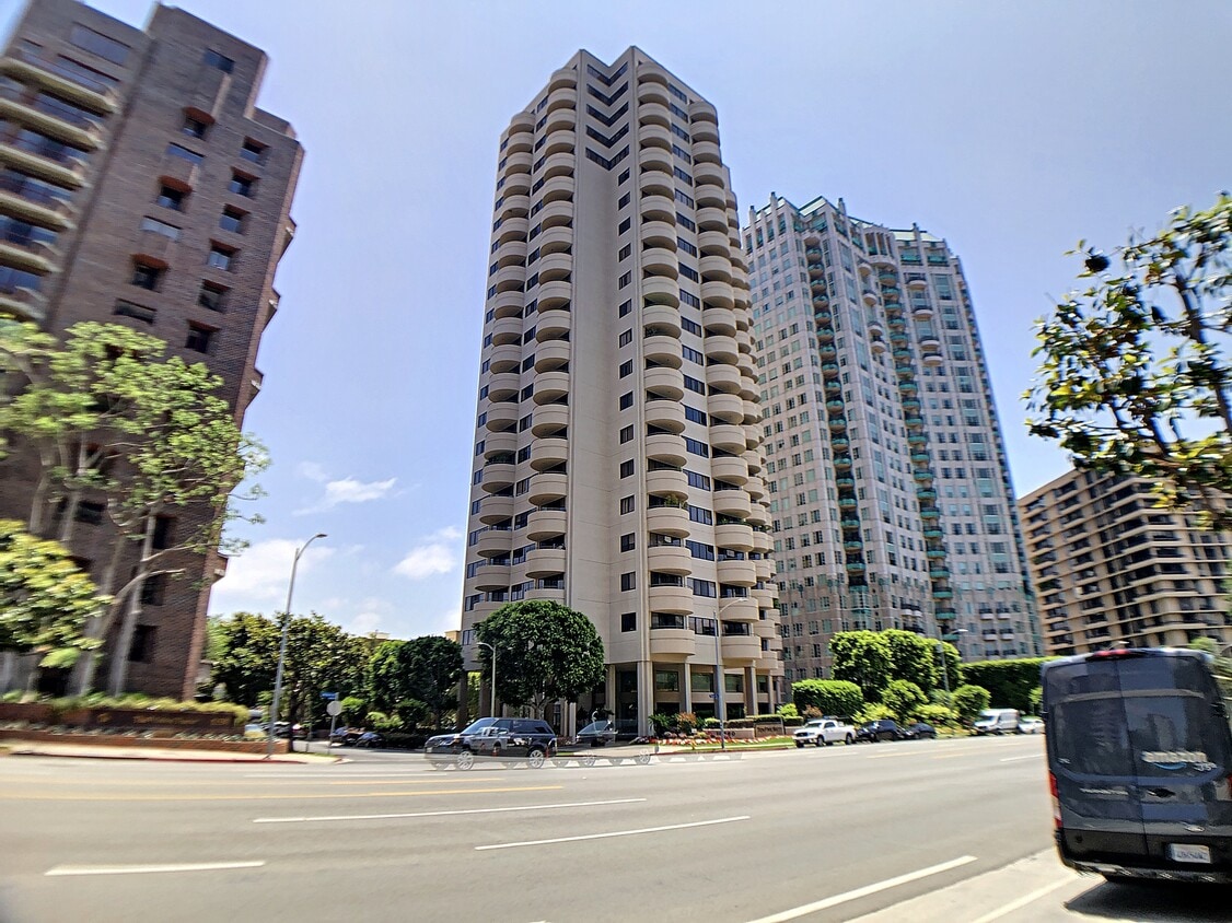Primary Photo - 10560 Wilshire Blvd
