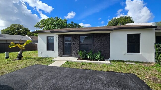 Building Photo - 19438 NW 28th Pl