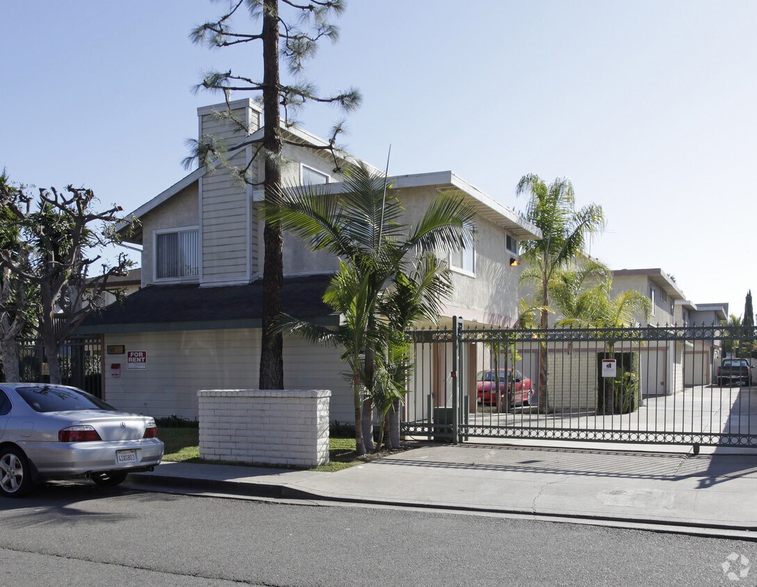 Foto principal - 369 Avocado St