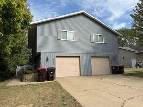 Building Photo - 4130 N Rochelle Ln