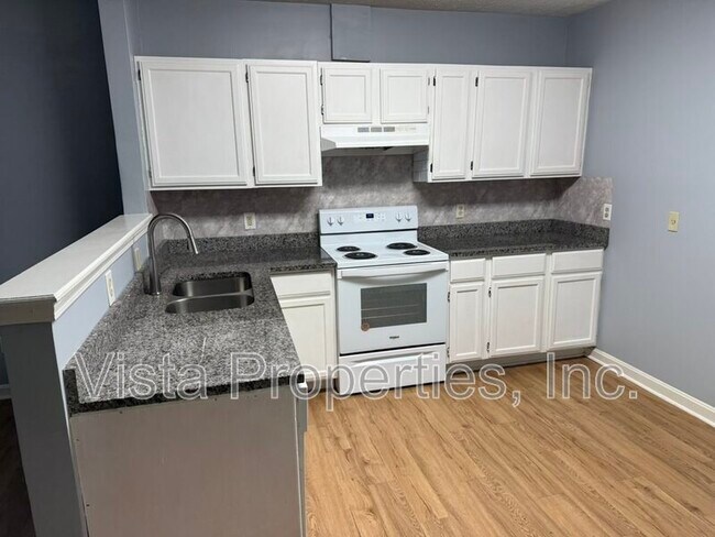 Foto del edificio - 1612 W Market St