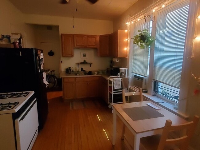 Foto del edificio - 1031 N Honore St