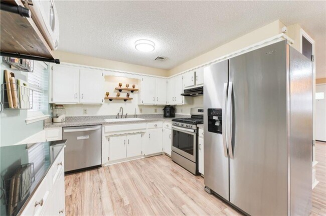 Foto del edificio - 3 Bed 1 Bath 1 Car in Bethany, OK PC Schools