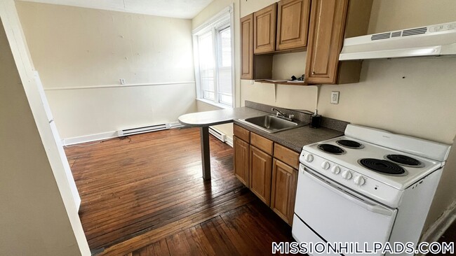 Building Photo - 883 Huntington Ave