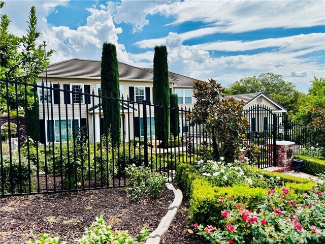 Foto del edificio - 18385 Moss Rd