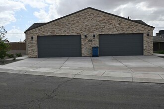 Building Photo - 2804 Mercado Ct