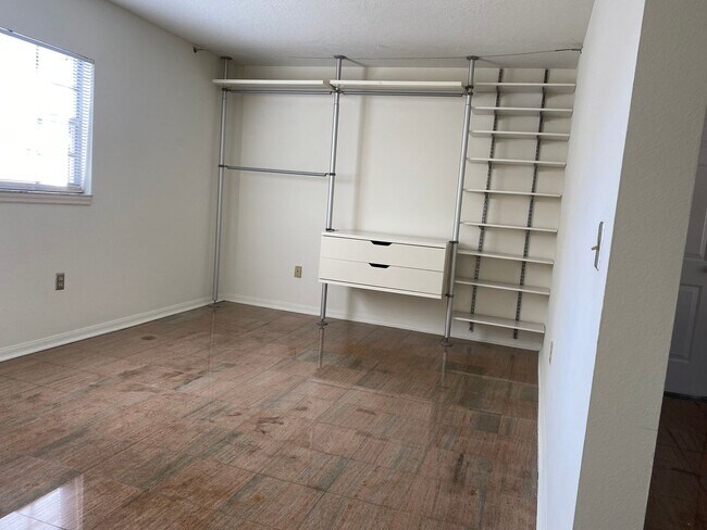 Building Photo - Beautiful 1 Bed 1 Bath Apartment for Rent in Orlando, FL!