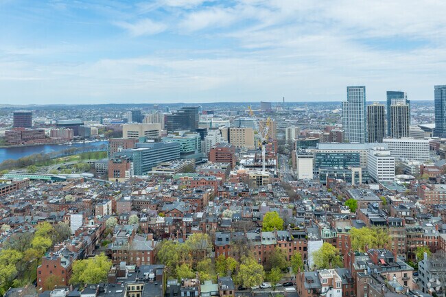 Aerial Context - 83 Mount Vernon St