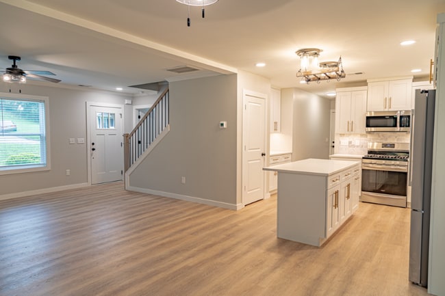 Foto del edificio - 122 Hunters Woods Dr