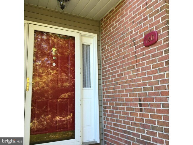 Foto del edificio - 150 Bishops Gate Ln