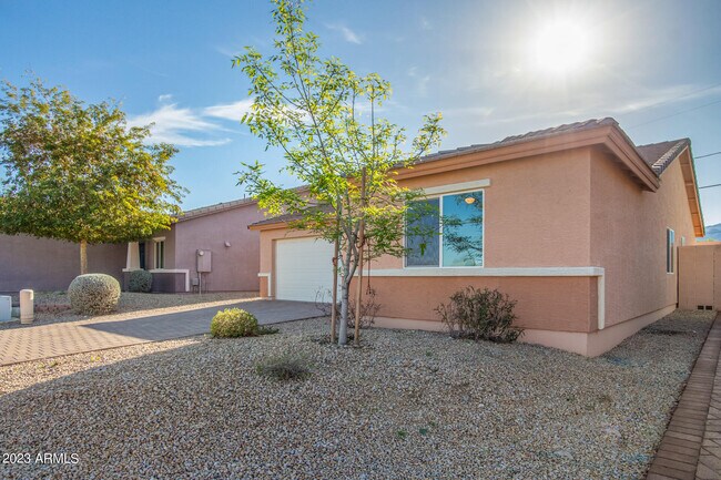 Building Photo - 423 W Alicia Dr