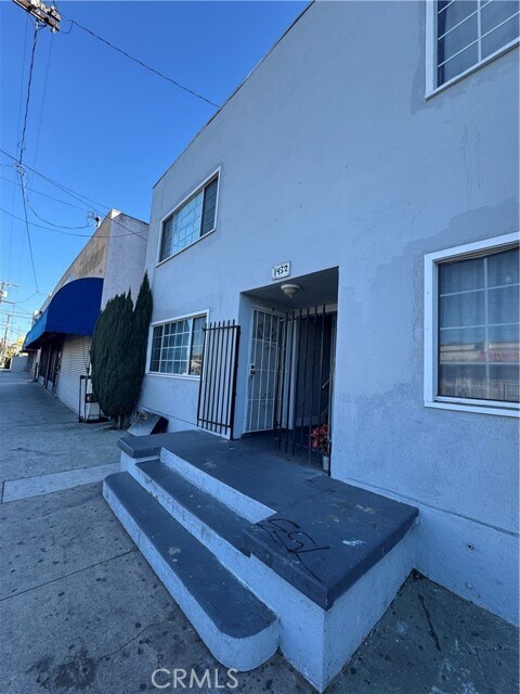 Foto del edificio - 1432 Cherry Ave