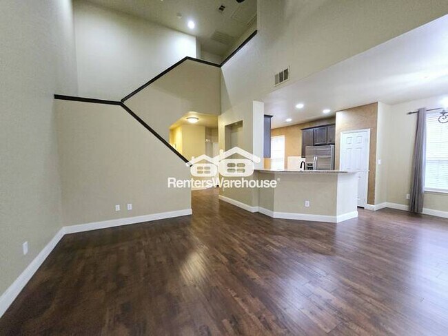 Building Photo - MOVE IN READY - PLANO TEXAS - 2BEDS 2.5 BATHS